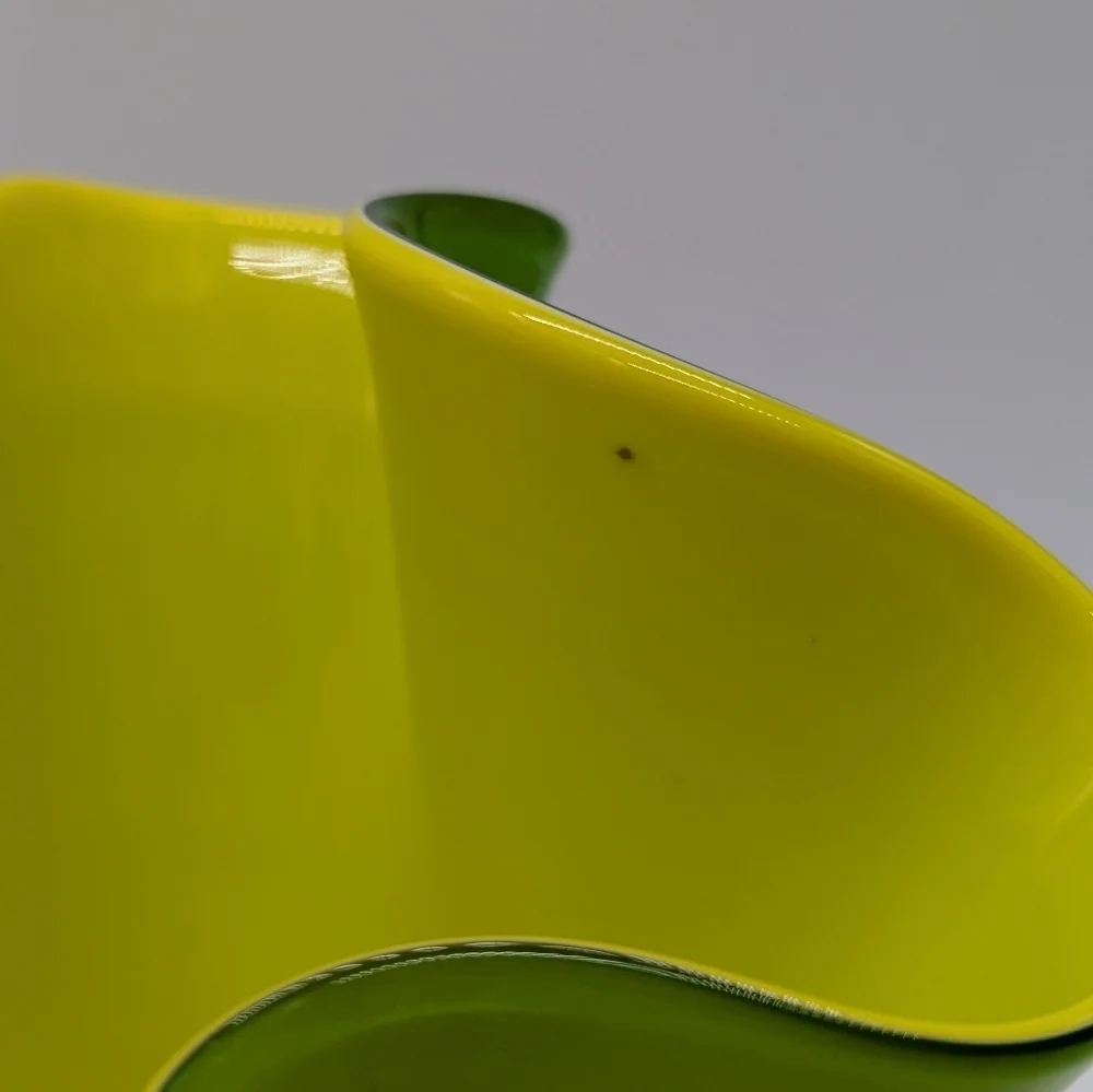 Green Yellow Handkerchief Ruffle Edge Glass Art Vase